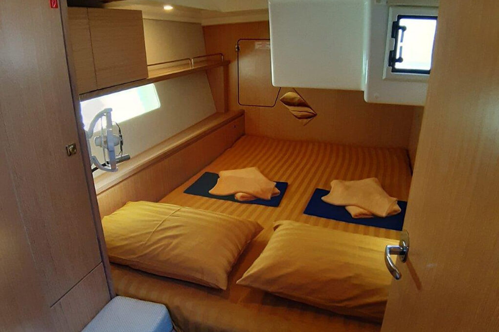 Bavaria C45 cabin boat Charter Phuket