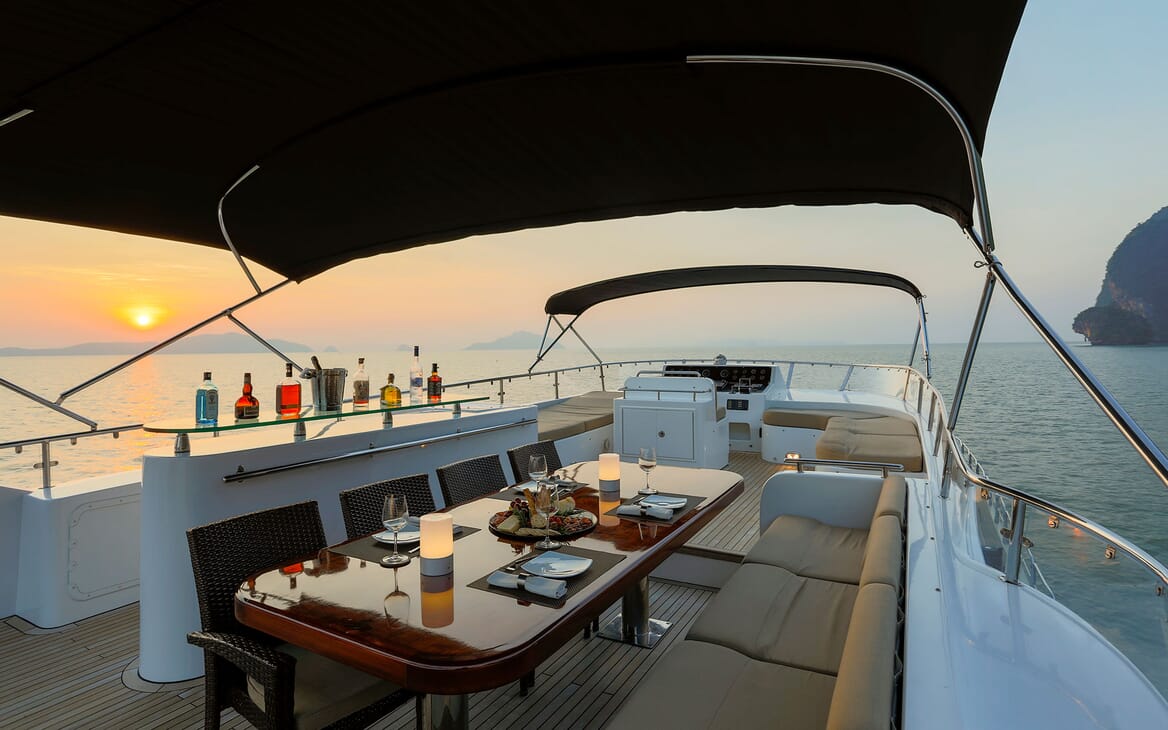 Motor Yacht MIA KAI Evening Sun Deck